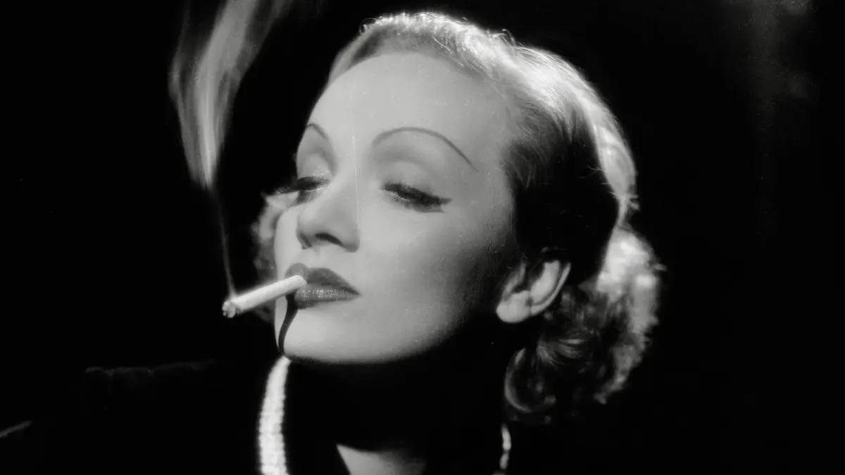 (Archival Classic Cinema - Marlene Dietrich Retrospective) Marlene Dietrich, Angel 1937 Paramount Cinema Publishers Collection Hollywood CA USA PUBLICATIONxINxGERxSUIxAUTxONLY Copyright: xHAx 31496_064CPC
archival Classic Cinema Marlene Dietrich RETROSPECTIVE Marlene Dietrich Angel 1937 Paramount Cinema Publishers Collection Hollywood Approx USA PUBLICATIONxINxGERxSUIxAUTxONLY Copyright xHAx 31496_064CPC
