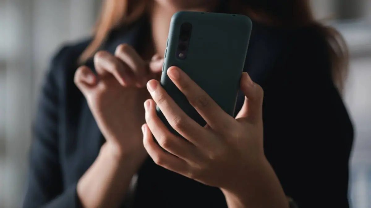 Erfahren Sie, wie man Cell-Broadcast für Warnnachrichten auf dem Handy aktiviert bzw. deaktiviert. (Warntag 2026)