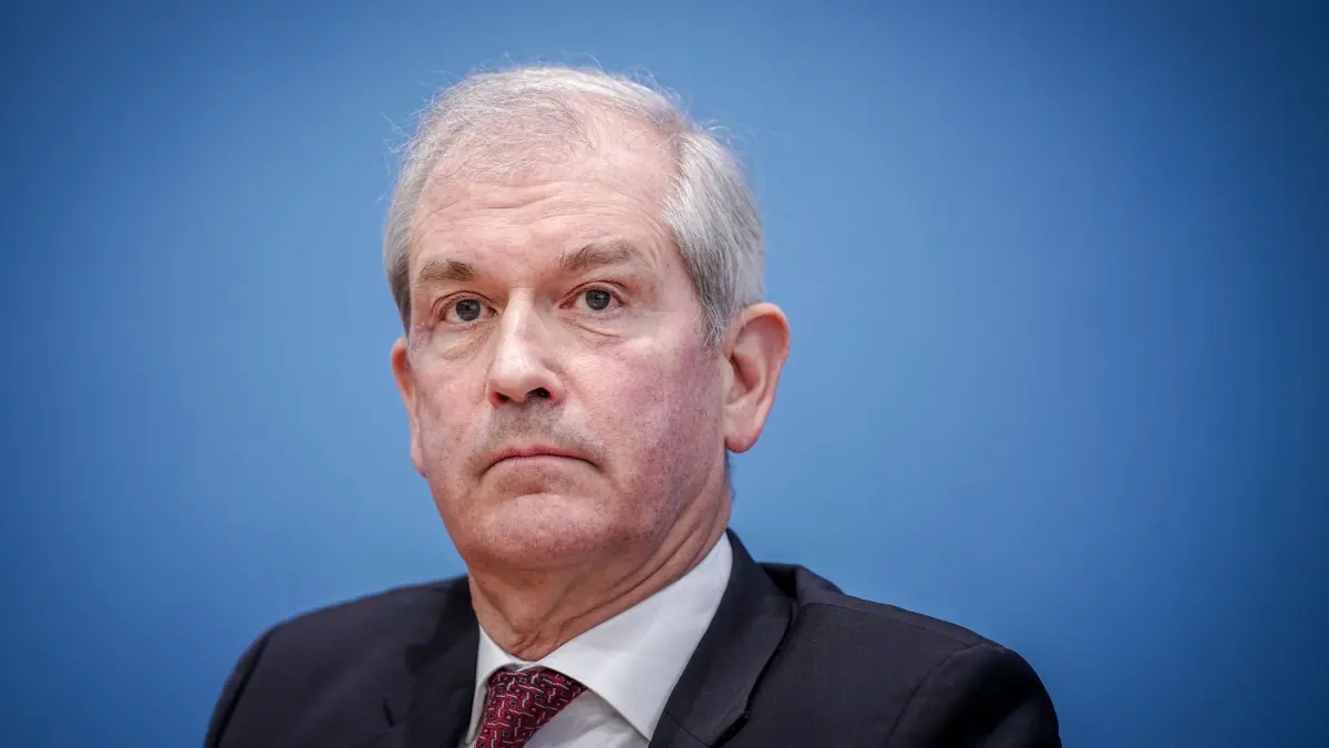 Der Vorsitzende des Verband der Universitätsklinika Deutschlands (VUD) Jens Scholz gibt eine Pressekonferenz zu den nächsten Schritten für die geplante Klinikreform. Im Kern geht es darum, wie geplante Reformschritte die Behandlungen für die Patientinnen und Patienten verbessern sollen.