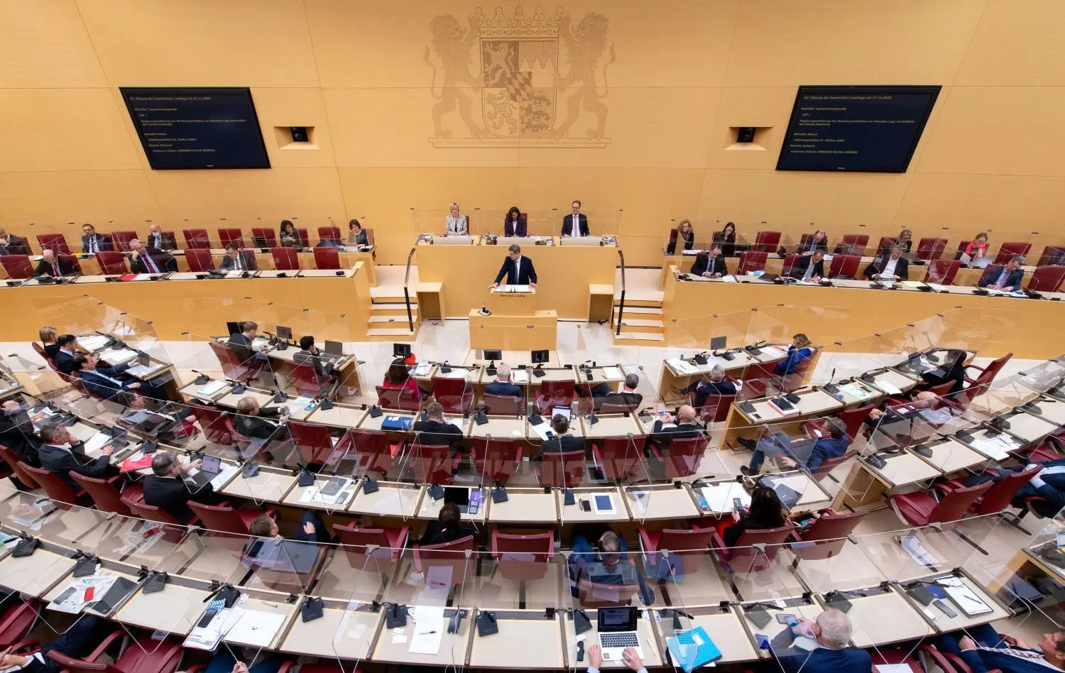 Der bayerische Landtag diskutiert am Dienstag die weiteren Corona-Maßnahmen und soll diese auch beschließen.