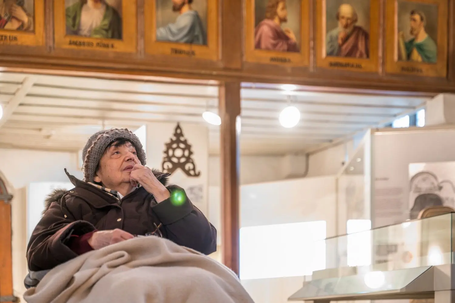 Besuch in der alten Heimat: Inge Auerbacher aus Jebenhausen im dortigen Jüdischen Museum. ⇥