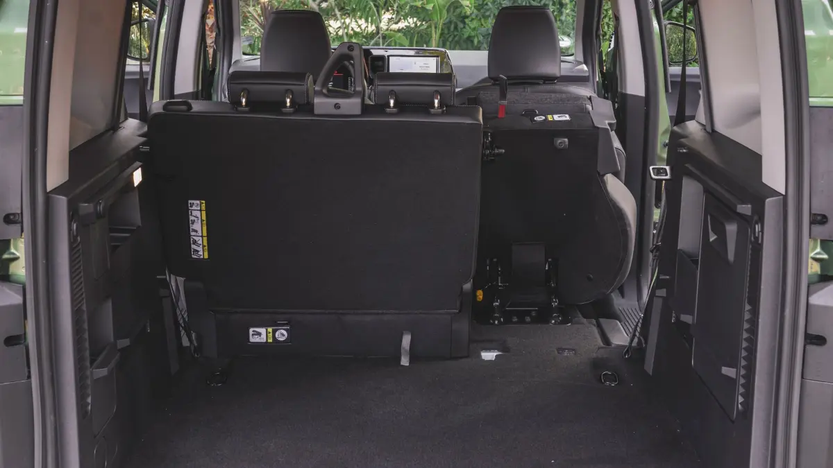 Was der neue Ford Tourneo Courier alles auf dem Kasten hat: HANDOUT - Für Familien oder Leute mit sperrigen Hobbys: Der Ford Tourneo Courier bietet 570 bis 2162 Liter Stauraum. (zu dpa: «Was der neue Ford Tourneo Courier alles auf dem Kasten hat») Foto: Ford/Ford/dpa - Honorarfrei nur für Bezieher des dpa-Themendienstes +++ dpa-Themendienst +++