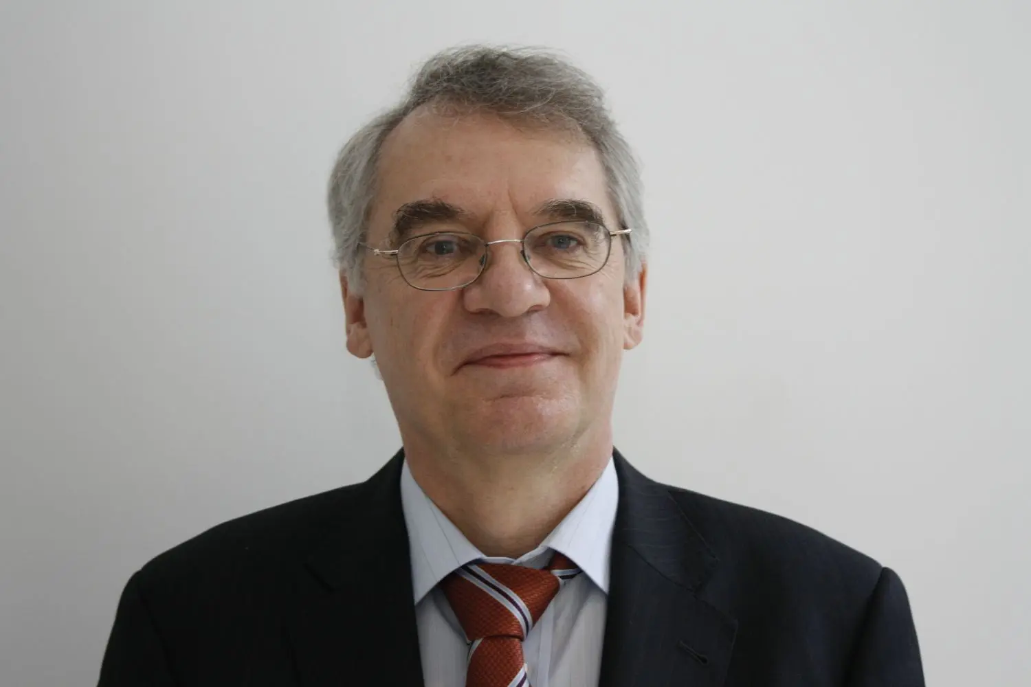 Rainer Karlsch hat mehrere Bücher zur deutschen Energiegeschichte geschrieben.⇥