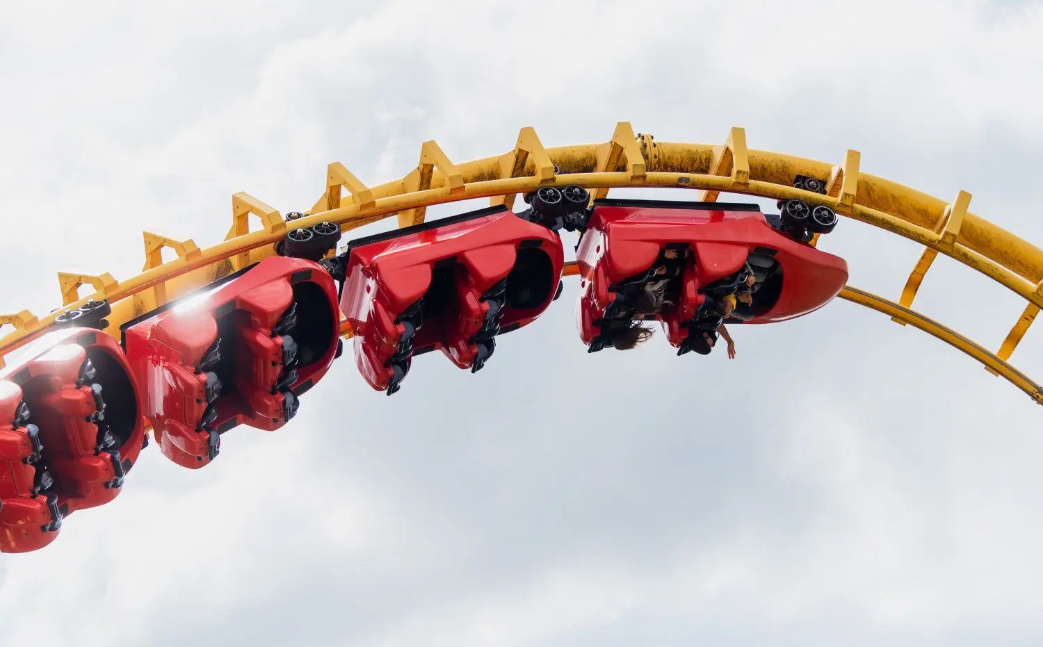 Die Achterbahn "Boomerang" im Freizeitpark Geiselwind.