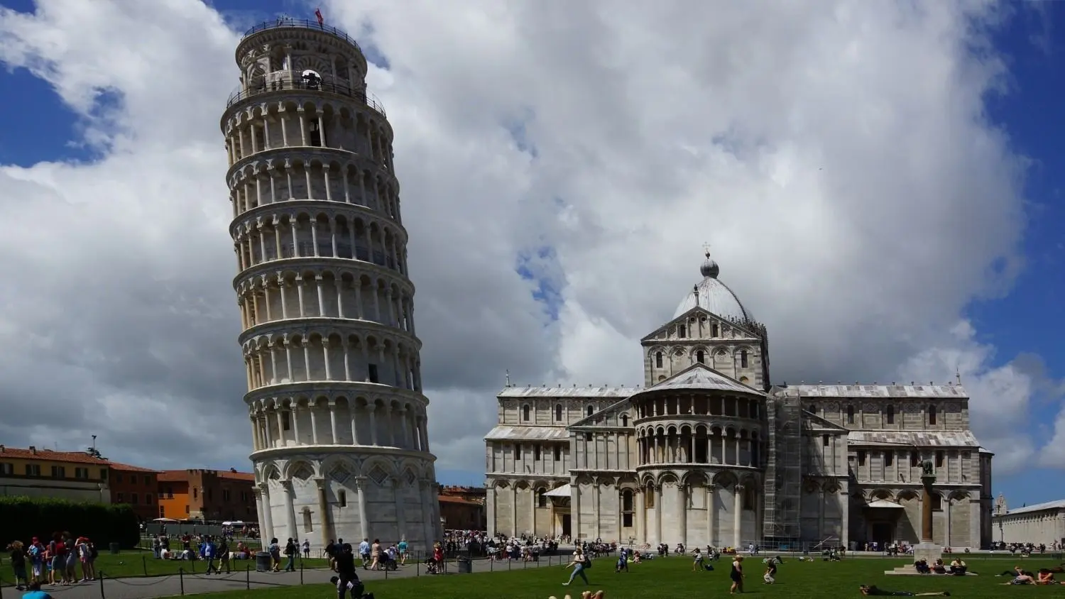 In der Toskana steht auch der berühmte Schiefe Turm von Pisa.