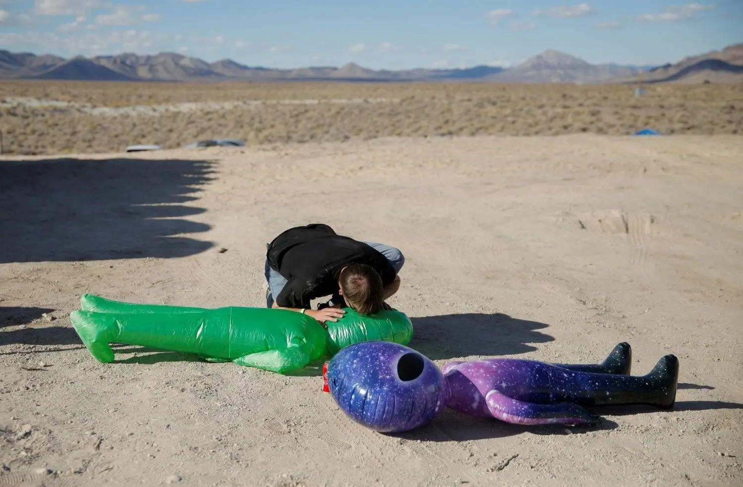 Alles nur aufgeblasen? Fans feiern regelmäßig in Nevada ein Alien-Festival im 50-Seelen-Ort Rachel nahe der „Area 51“.⇥