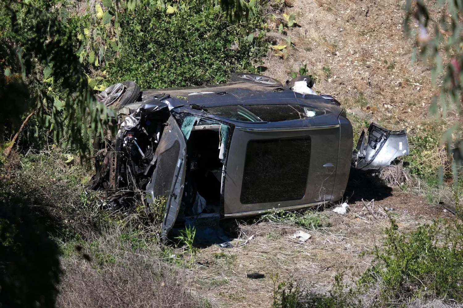 Aus diesem Unfallwagen wurde Tiger Woods gerettet. ⇥