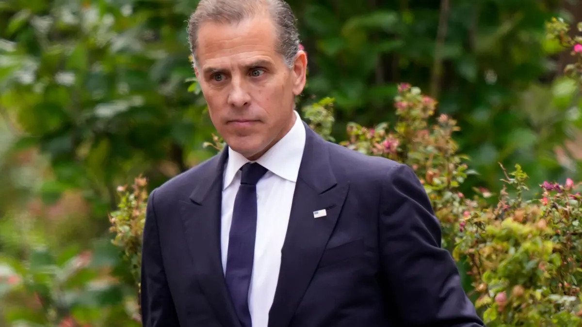 Prozess gegen US–Präsidentensohn Biden: 11.06.2024, USA, Wilmington: US-Präsidentensohn Hunter Biden verlässt das Bundesgericht in Wilmington. Foto: Matt Slocum/AP/dpa +++ dpa-Bildfunk +++