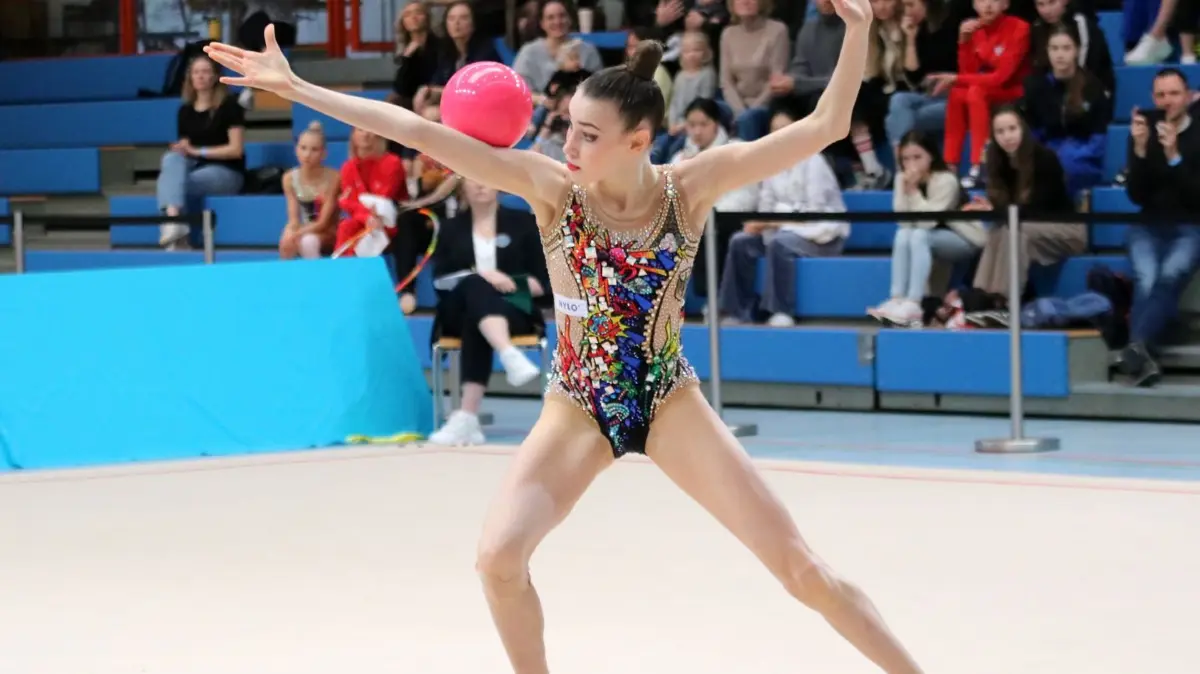 Darja Varfolomeev, Gymnastik International, Schmiden