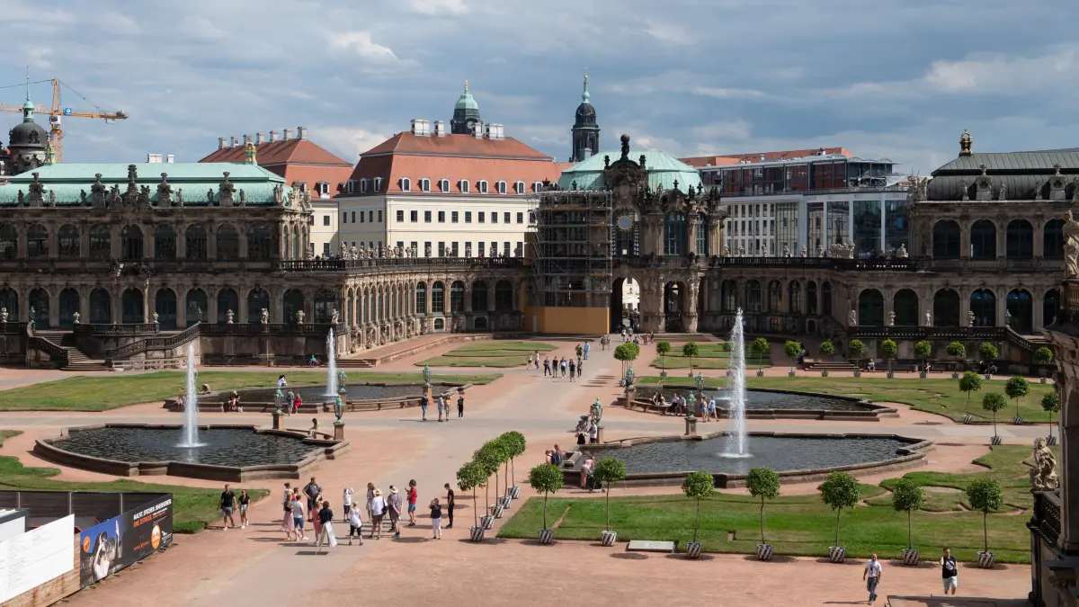 Wann ist in Sachsen 2024 schulfrei? Alle Termine für die Schulferien, Feier- und Brückentage im Überblick.