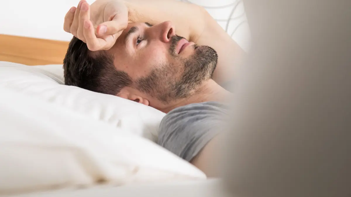 Erschöpfung: ILLUSTRATION - Offiziell genesen - und doch noch nicht wieder fit. Ein Teil der Long-Covid-Betroffenen erlebt große Erschöpfung. (zu dpa: «Long-Covid-Verdacht: Was muss ich wissen?») Foto: Christin Klose/dpa-mag - Honorarfrei nur für Bezieher des Dienstes dpa-Magazin +++ dpa-Magazin +++