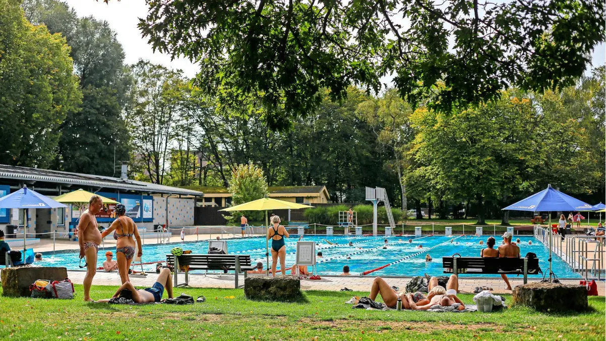 Das letzte Sommerwochenende in Stuttgart: das Freibad "Rosental"