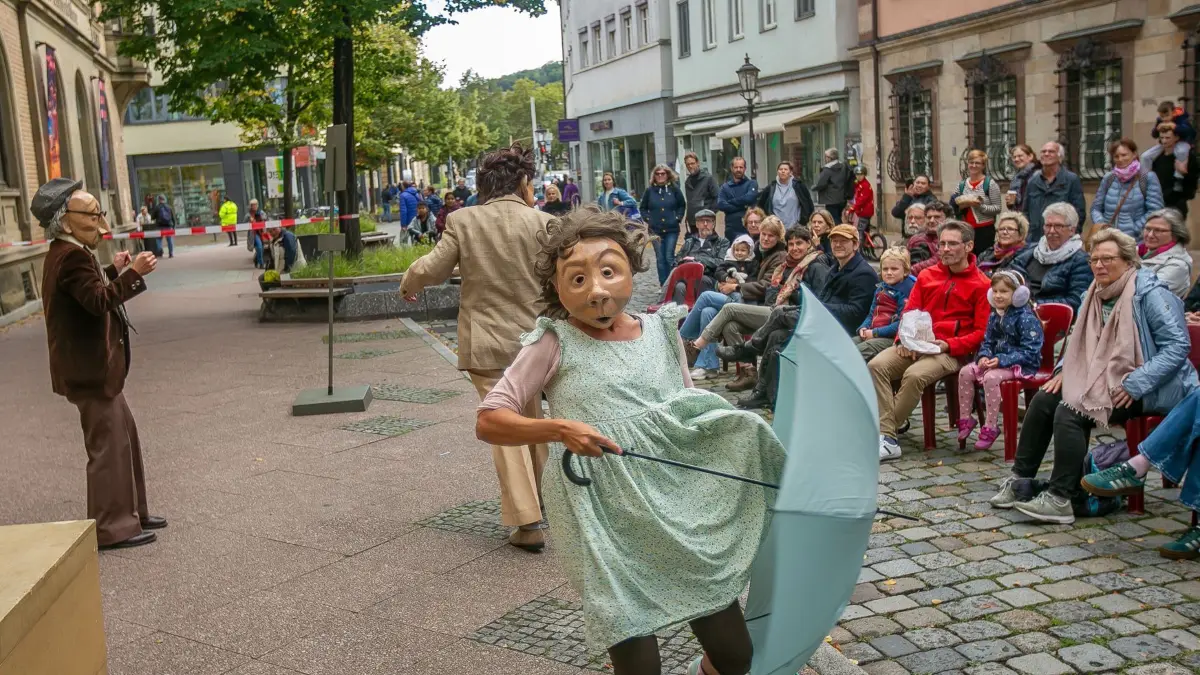foto: Roberto Bulgrin
28. 09. 2024
Esslingen, Stadt im Ueberfluss
Theatre fragile: AHOI in der Ritterstrasse