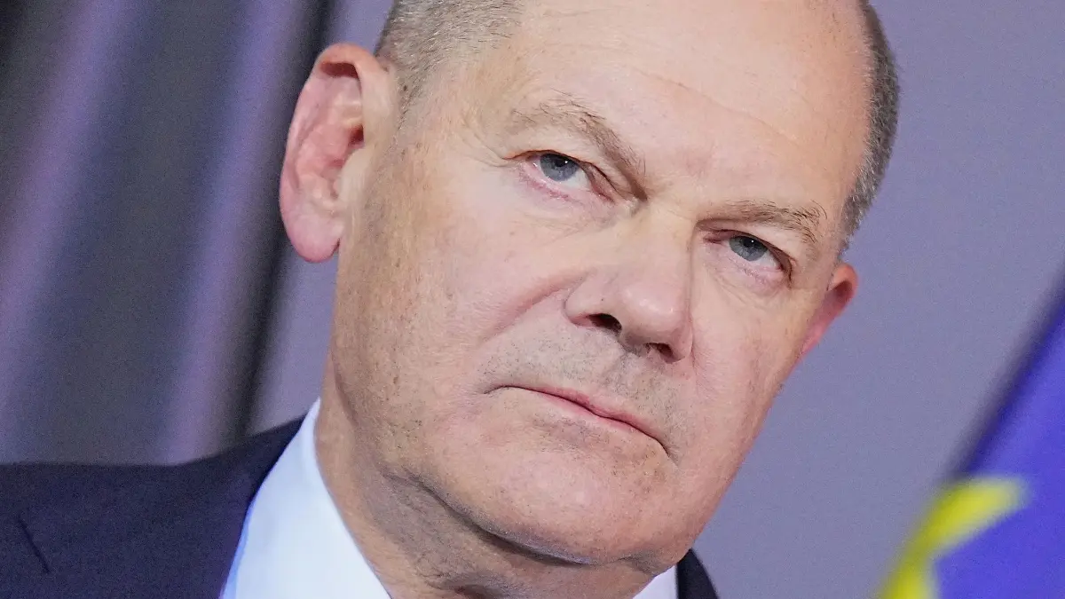 Ampelkoalition in der Krise: 06.11.2024, Berlin: Bundeskanzler Olaf Scholz (SPD), spricht nach einem Krisentreffen des Koalitionsausschusses der Ampelkoalition. Es geht bei dem Treffen um den Fortbestand der Koalition, die sich in der Haushalts- und Wirtschaftspolitik tief zerstritten hat. Foto: Michael Kappeler/dpa +++ dpa-Bildfunk +++