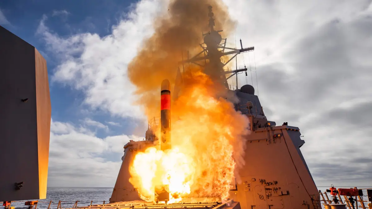 An undated handout photo received on December 10, 2024 from the Australian Defence shows the HMAS Brisbane firing a Tomahawk Weapon System off the west coast of the US. The Australian destroyer HMAS Brisbane test-fired a US Tomahawk cruise missile, officials said on December 10, hailing a "major milestone" in the country's decade-long plan to beef up its fleet in the face of an Asia-Pacific arms race. (Photo by Handout / AUSTRALIAN DEFENCE / AFP) / ----EDITORS NOTE ----RESTRICTED TO EDITORIAL USE MANDATORY CREDIT " AFP PHOTO / AUSTRALIAN DEFENCE" NO MARKETING NO ADVERTISING CAMPAIGNS - DISTRIBUTED AS A SERVICE TO CLIENTS