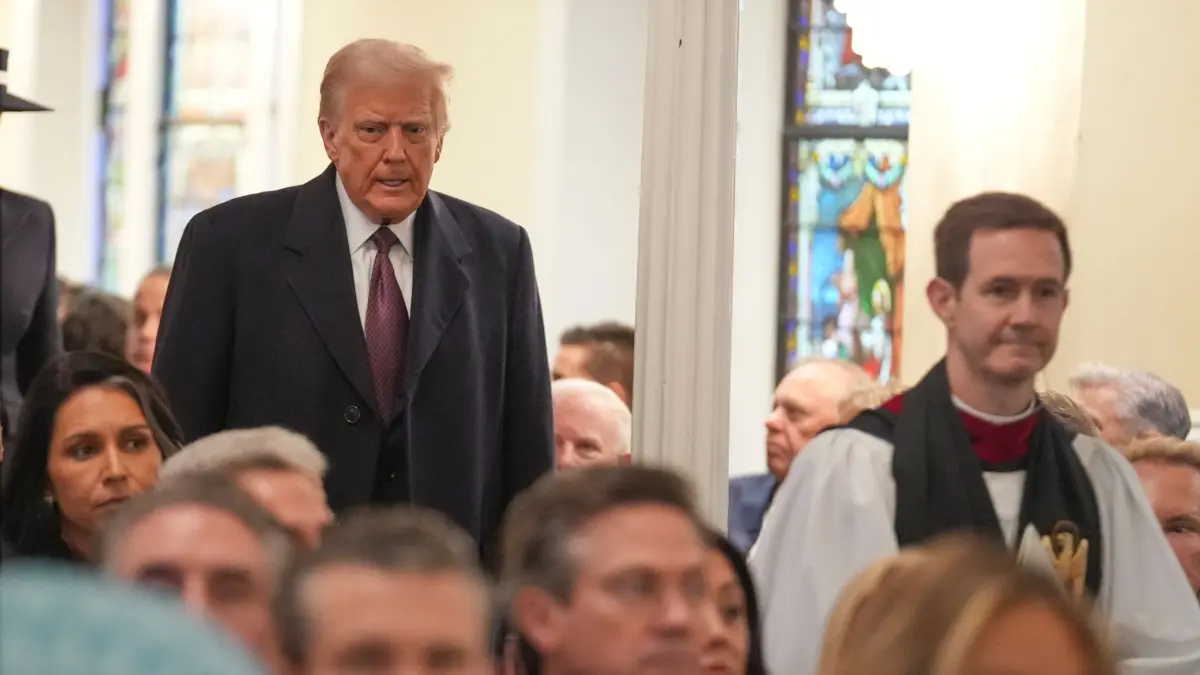 Amtseinführung Trump: 20.01.2025, USA, Washington: Der designierte Präsident Donald Trump kommt vor der Amtseinführung des Präsidenten zu einem Gottesdienst in der St. John's Church. Foto: Evan Vucci/AP/dpa +++ dpa-Bildfunk +++