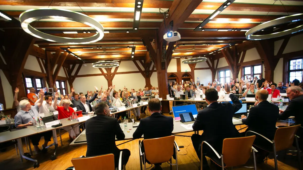 Esslingen - Konstituierende Sitzung des neuen Gemeinderats, der wesentliche Weichen für seine künftige Arbeit stellt. Ausschüsse werden neu strukturiert und gewählt. Und man wird sehen, wie weit es mit der Harmonie im neuen Gemeinderat her ist.