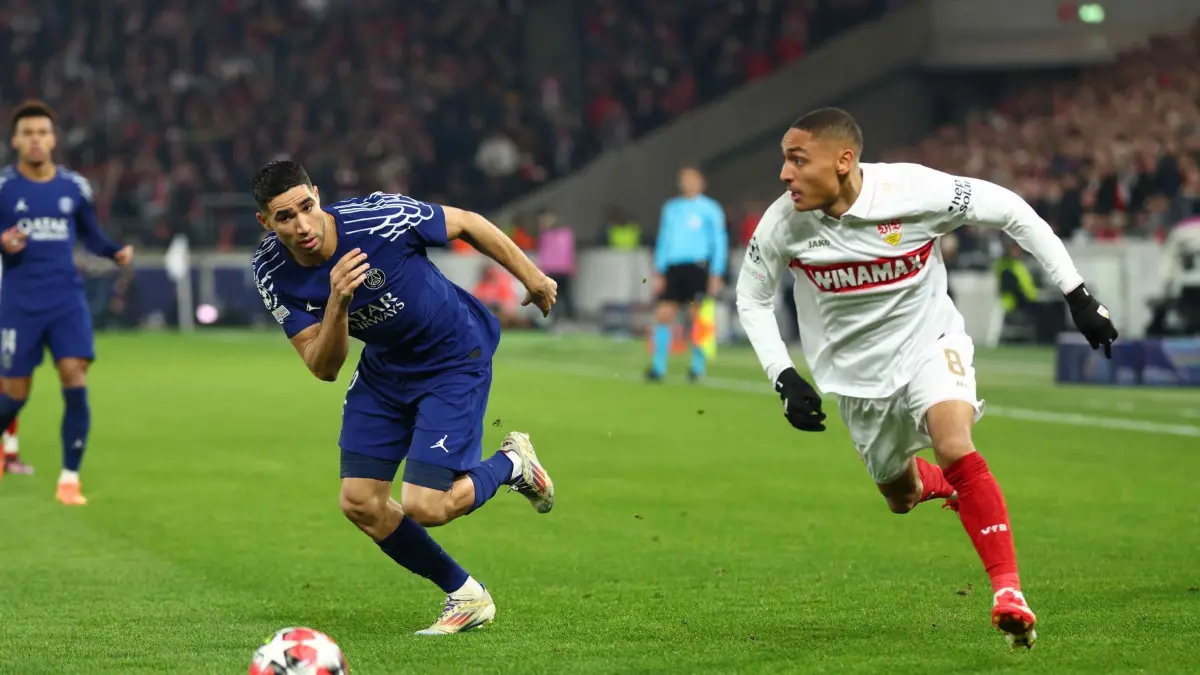 BAU // 29.01.2025 Stuttgart , Champions League Fußball VfB Stuttgart vs. Paris St. Germain, v.l. Achraf Hakimi (PSG) / Enzo Millot (VfB)
Gemäß den Vorgaben der DFL Deutschen Fu?ball Liga ist es untersagt, in dem Stadion und/oder vom Spiel angefertigte Fotoaufnahmen in Form von Sequenzbildern und/oder videoähnlichen Fotostrecken zu verwerten bzw. verwerten zu lassen.