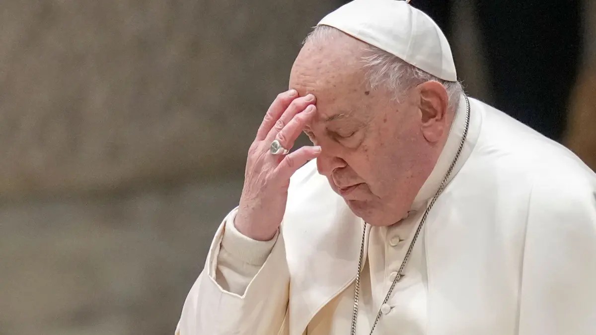 Papst Franziskus: ARCHIV - 01.02.2025, Vatikan, Vatikanstadt: Papst Franziskus hält eine Jubiläumsaudienz in der Halle Papst Paul VI. im Vatikan. (zu dpa: «Papst Franziskus kann zeitweise ohne Sauerstoffzufuhr atmen») Foto: Andrew Medichini/AP/dpa +++ dpa-Bildfunk +++