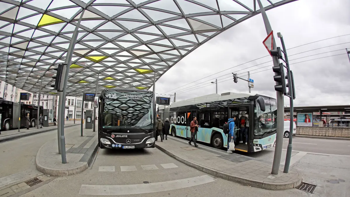 Esslingen Bahnhof Bus SVE
19.02.2024 Foto: Robin Rudel