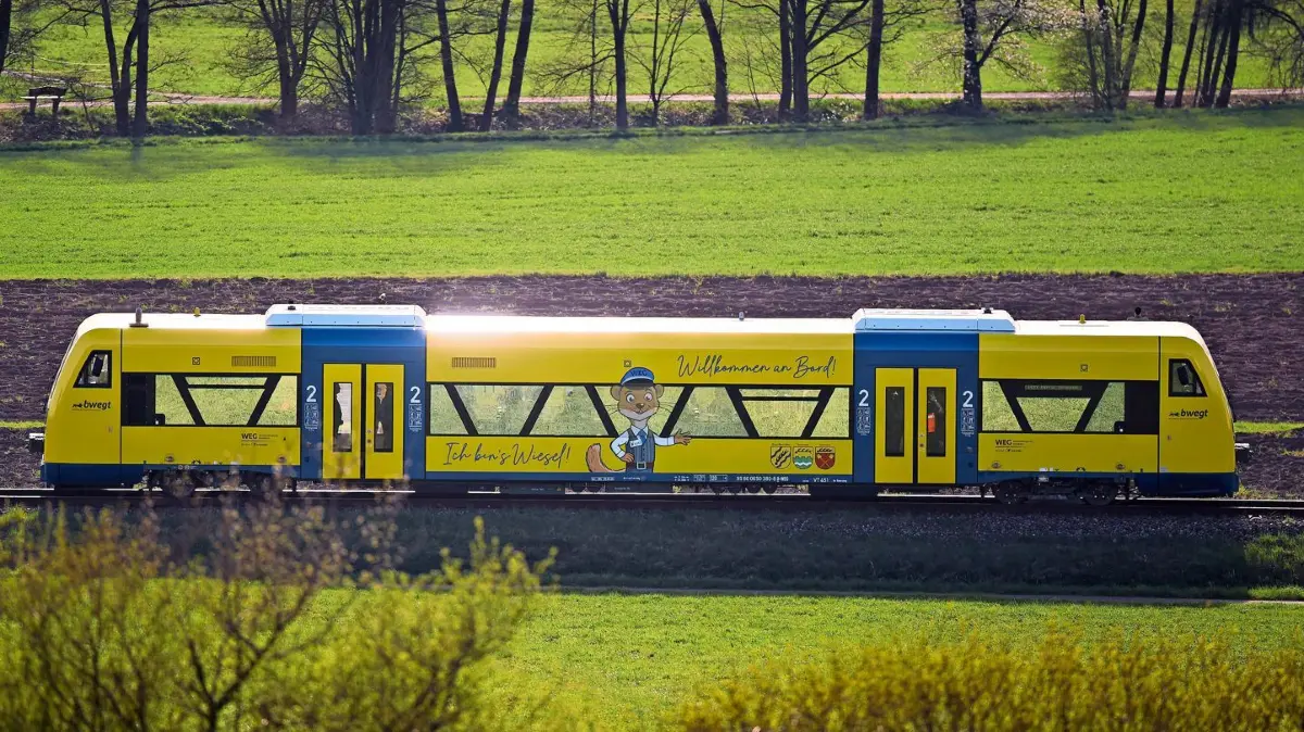 Schorndorf Miedelsbach, DEU, 08.04.2025
„Wiesel“- Eröffnungsfahrt nach dem Hochwasser.
No model release. Kein Einverständnis für Werbung, keine Weitergabe an Dritte.