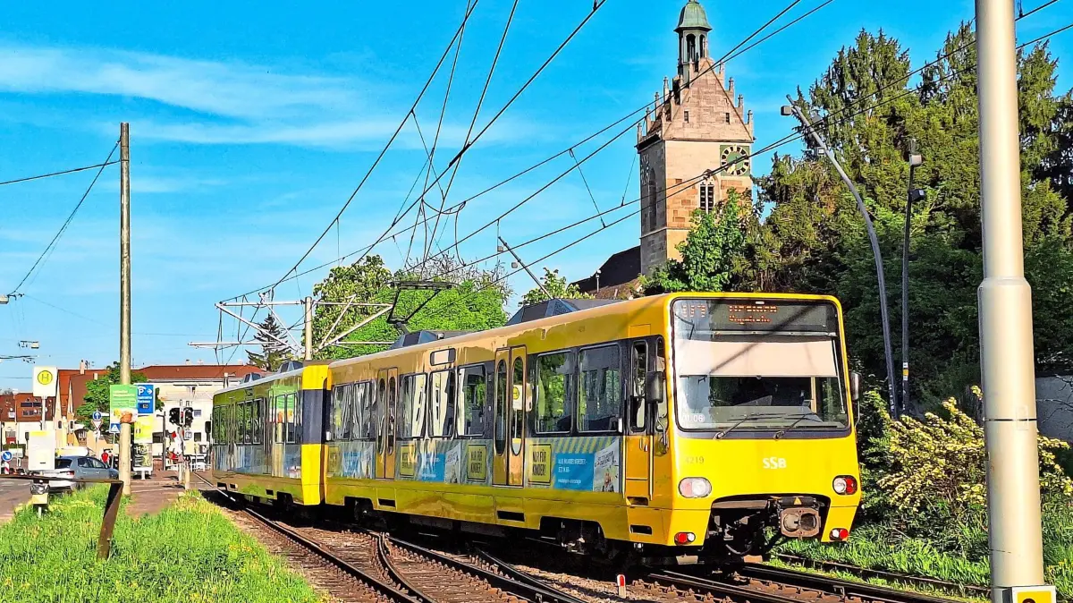 Fellbach. Stadtbahn Endhaltestelle Lutherkirche, neue Weiche, Neue Mitte Fellbach.