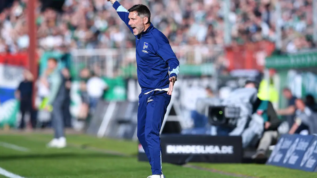 SC Preußen Münster - Hertha BSC Berlin: Fußball 2. Bundesliga 33. Spieltag SC Preußen Münster - Hertha BSC Berlin am 09.05.2025 im LVM-Preußenstadion in Münster Cristian Fiel Trainer / Cheftrainer Berlin DFL regulations prohibit any use of photographs as image sequences and/or quasi-video. *** Soccer 2 Bundesliga 33 Matchday SC Preußen Münster Hertha BSC Berlin on 09 05 2025 at LVM Preußenstadion in Münster Cristian Fiel Coach Head Coach Berlin DFL regulations prohibit any use of photographs as image sequences and or quasi video xRx