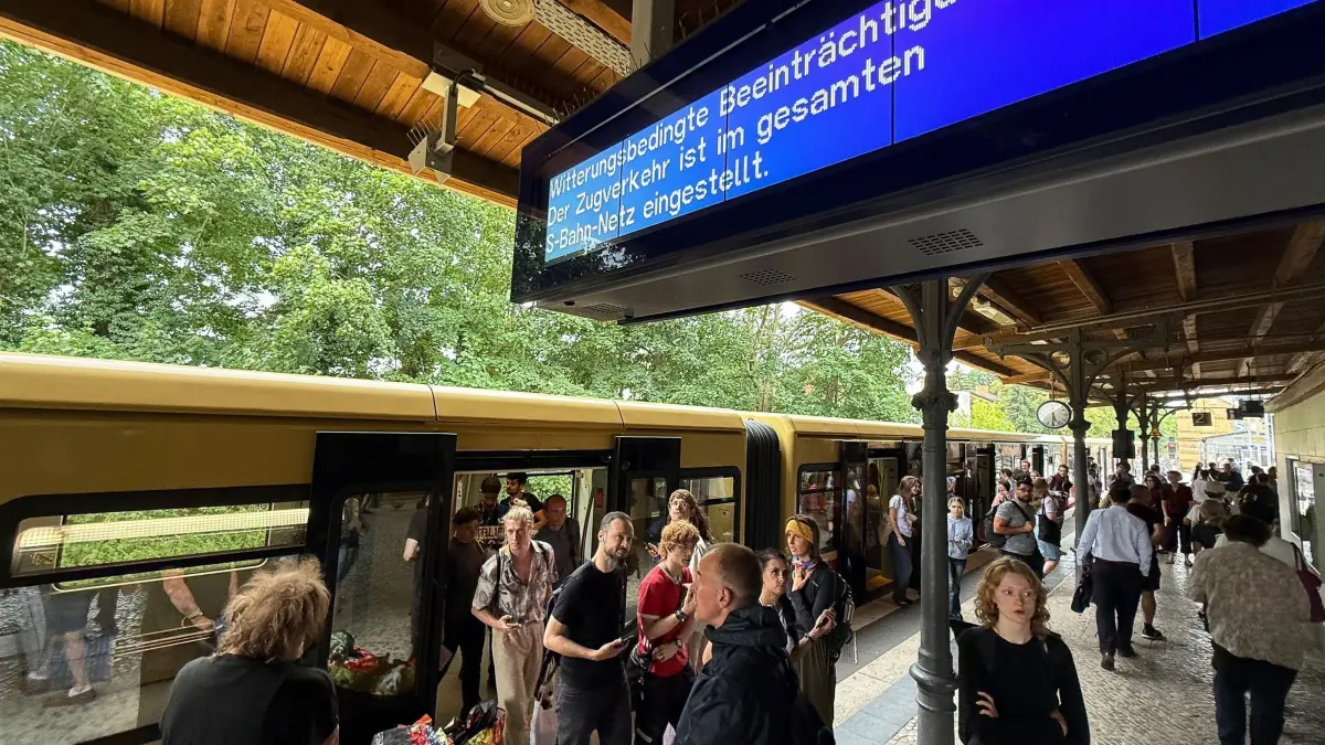 Sturm in Berlin - S-Bahn-Verkehr ausgesetzt