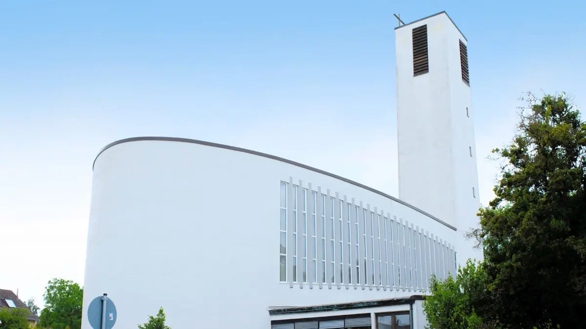 Katholische Kirche St. Klemens Aussenansicht, Standort Herdweg,
BBKZ, St.Klemens Kirche in Boeblingen ist seit geraumer Zeit geschlossen wegen Instabilitaet, 16.07.2025,
Eibner-Pressefoto/Andreas Ulmer