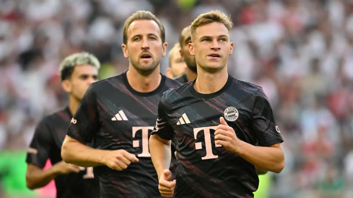 VfB Stuttgart vs. FC Bayern Muenchen, Fussball, Supercup, Saison 2025/2026, 16.08.2025: vor Spielbeginn: Aufwaermen Training Joshua Kimmich FC Bayern Muenchen FCB (06) Harry Kane FC Bayern Muenchen FCB (09) Luis Diaz FC Bayern Muenchen FCB (14)
VfB Stuttgart vs. FC Bayern Muenchen, Fussball, Supercup, Saison 2025/2026, 16.08.2025
Foto: Eibner-Pressefoto/Michael Weber