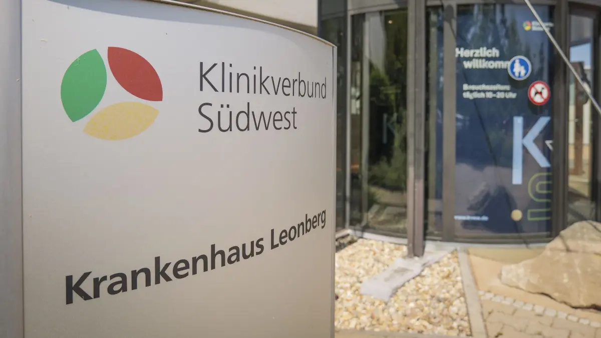 Leonberg - das Krankenhaus von aussen / Klinikverbund Leonberg
