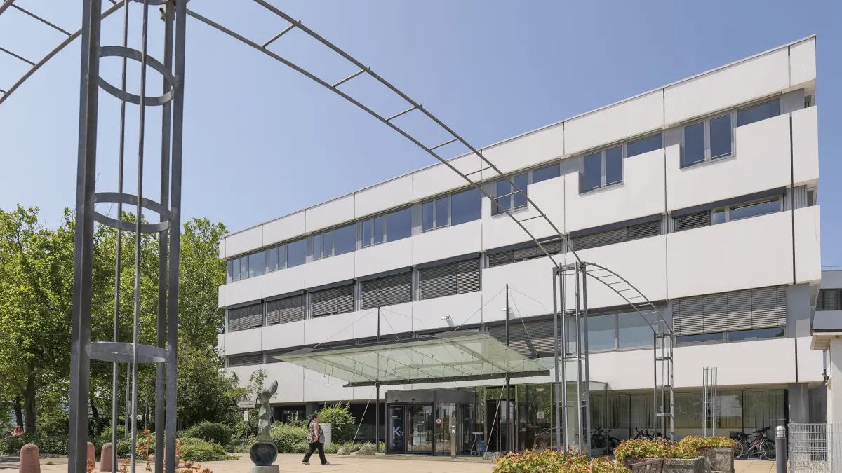 Leonberg - das Krankenhaus von aussen / Klinikverbund Leonberg