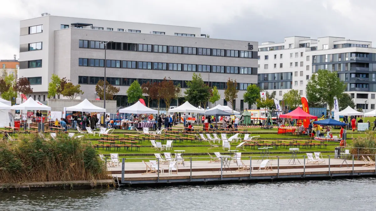 Böblingen, Flugfeld, Flugfeldfest 2025 mit Geschichtssalon zu 100 Jahre Flughafen BB.