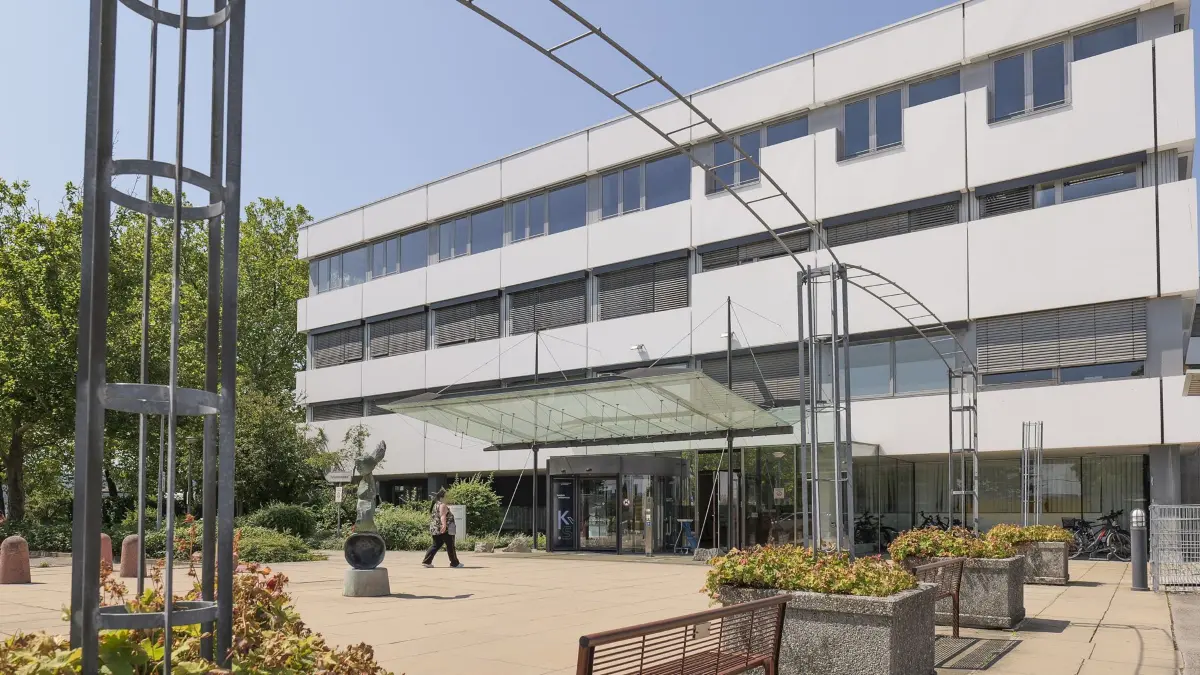Leonberg - das Krankenhaus von aussen / Klinikverbund Leonberg