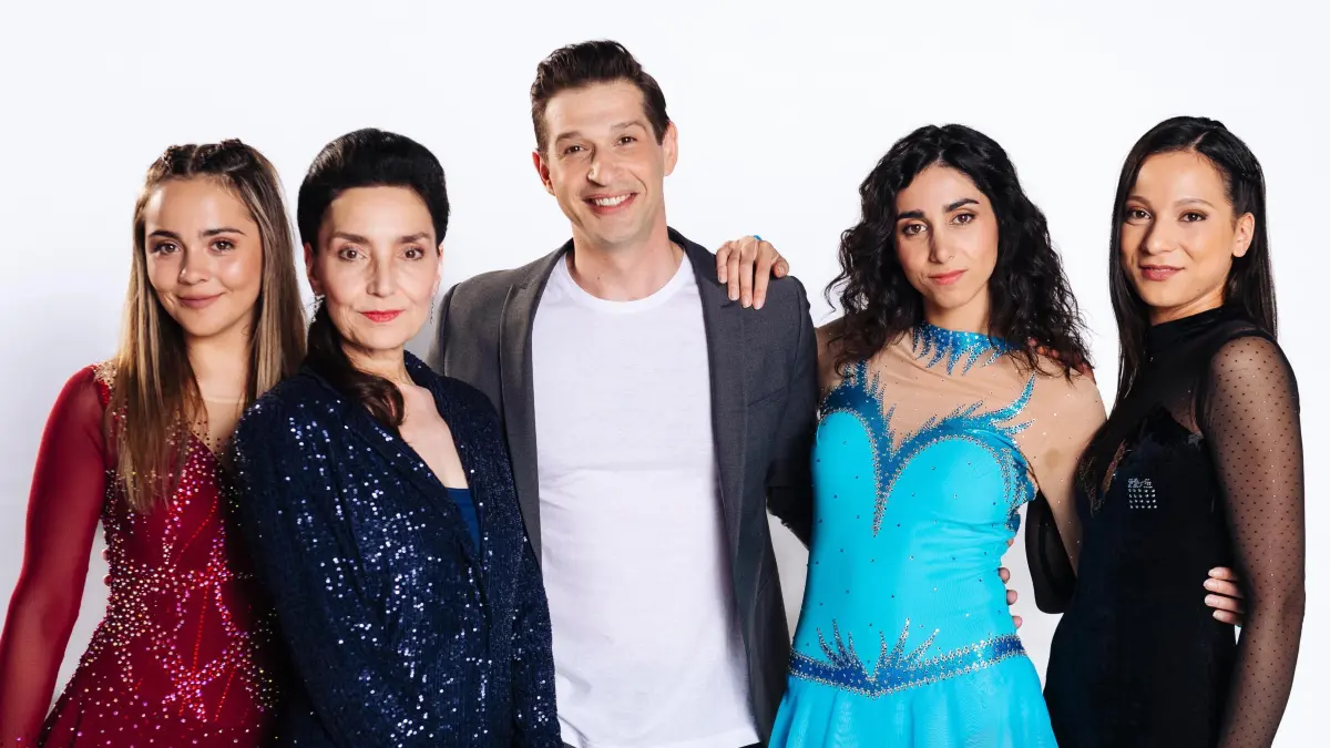 V.l.: Antonia Kolano (Valea Borazio), Tatjana Clasing (Simone Steinkamp), Igor Dolgatschew (Deniz Öztürk), Suri Abbassi (Leyla Öztürk), Shaolyn Fernandez ("Charlotte 'Charlie' Beer")
+++ Die Verwendung des sendungsbezogenen Materials ist nur mit dem Hinweis und Verlinkung auf RTL+ gestattet. +++