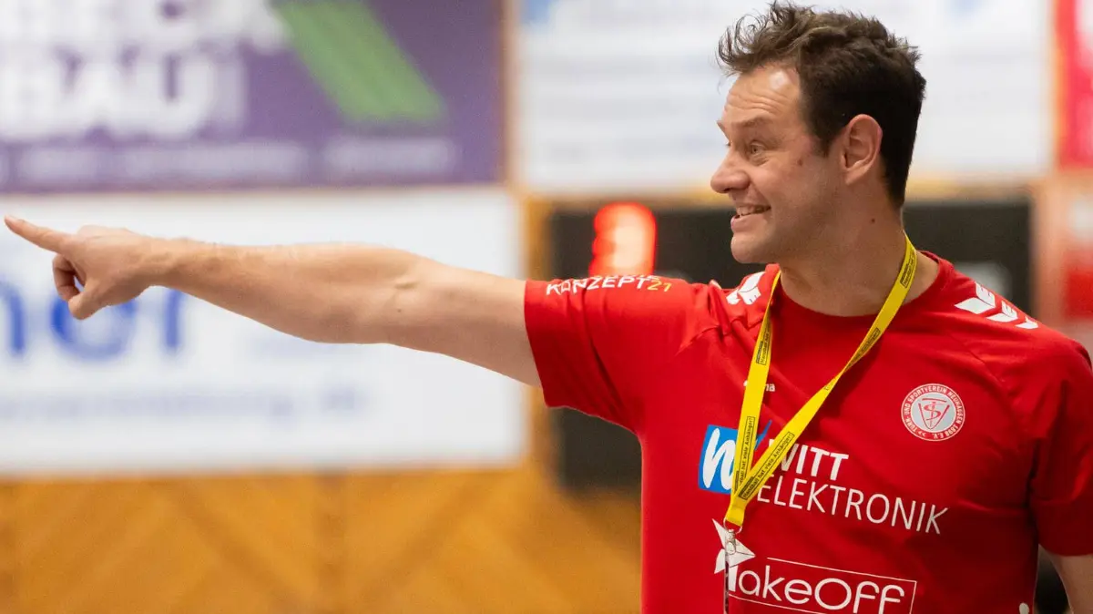 Handball I Herren I Saison 2025-2026 I 3. Liga I 12. Spieltag I TV Bittenfeld 2 - TSV Neuhausen Filder 1898 I 21.11.2025: Handball I Herren I Saison 2025-2026 I 3. Liga I 12. Spieltag I TV Bittenfeld 2 - TSV Neuhausen Filder 1898 I 21.11.2025 Trainer Daniel Brack TSV Neuhausen Waiblingen Gemeindehalle Bittenfeld Baden-Württemberg Deutschland *** Handball I Men I Season 2025 2026 I 3 League I 12 Matchday I TV Bittenfeld 2 TSV Neuhausen Filder 1898 I 21 11 2025 Coach Daniel Brack TSV Neuhausen Waiblingen Community Hall Bittenfeld Baden Württemberg Germany Copyright: xLobeca/MaxxPetershansx
