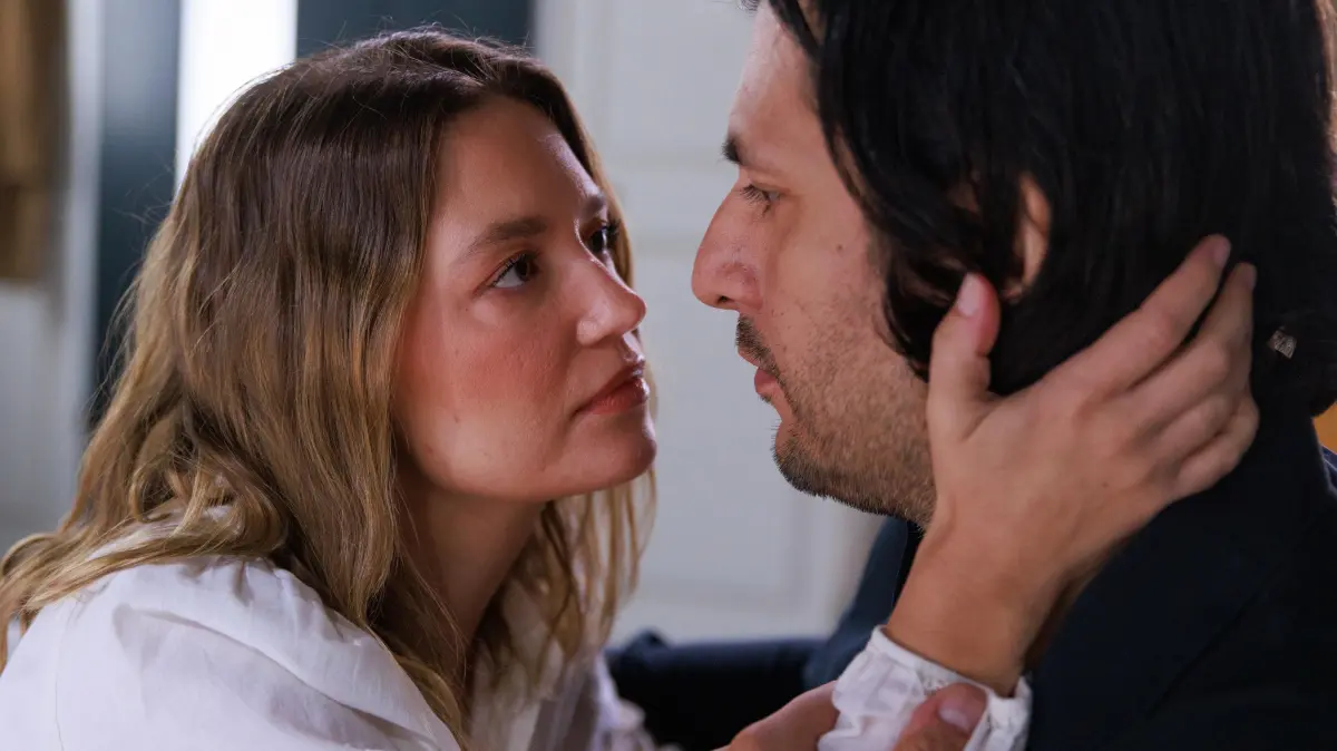 Nathalie (Amrei Haardt) und Maximilian (Francisco Medina) werden vielleicht wieder ein Paar.