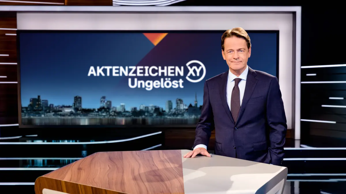 Moderator Rudi Cerne präsentiert die Fahndungssendung „Aktenzeichen XY... Ungelöst“ im ZDF.