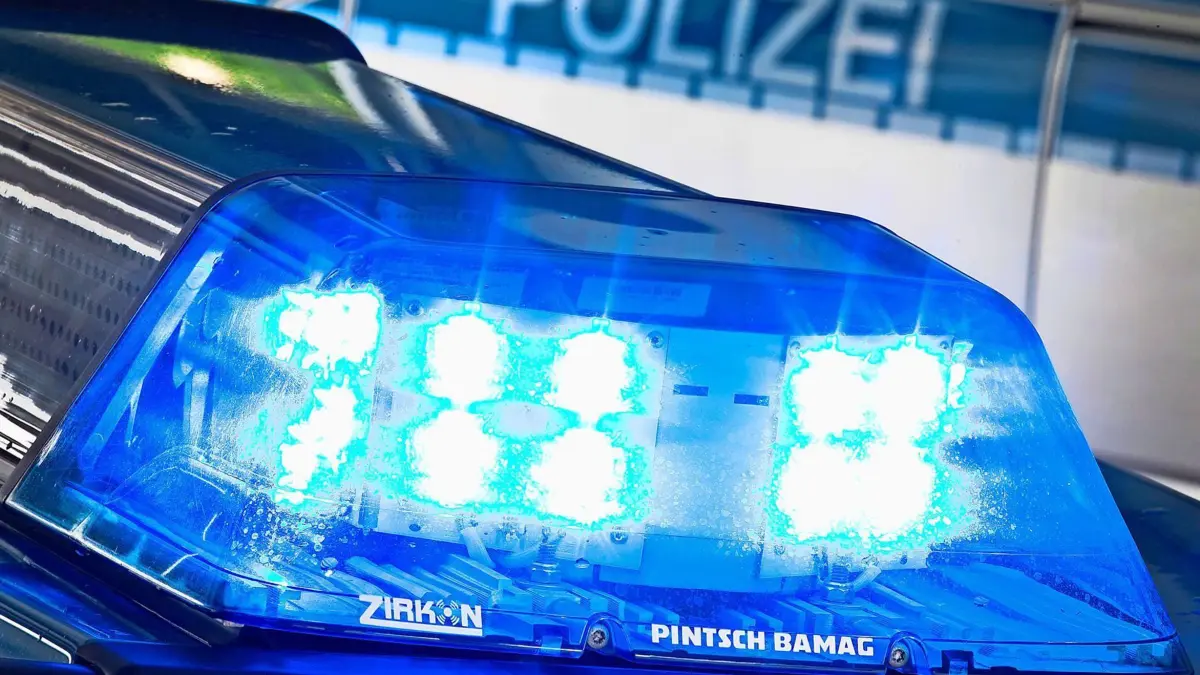 Gegen die vorläufig Festgenommenen hat die Polizei Ermittlungen eingeleitet.