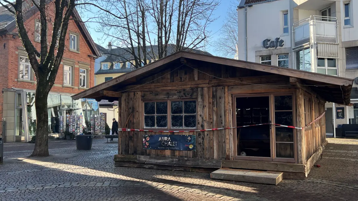 Das „Chalet“ auf dem Spitalplatz in Göppingen am Tag nach dem Brand.