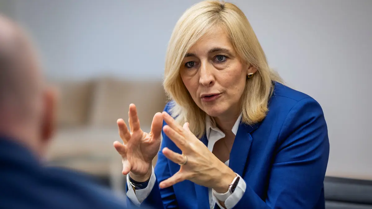Nina Warken (CDU), Bundesministerin fuer Gesundheit, aufgenommen im Rahmen eines Interviews in Berlin, 10.09.2025.