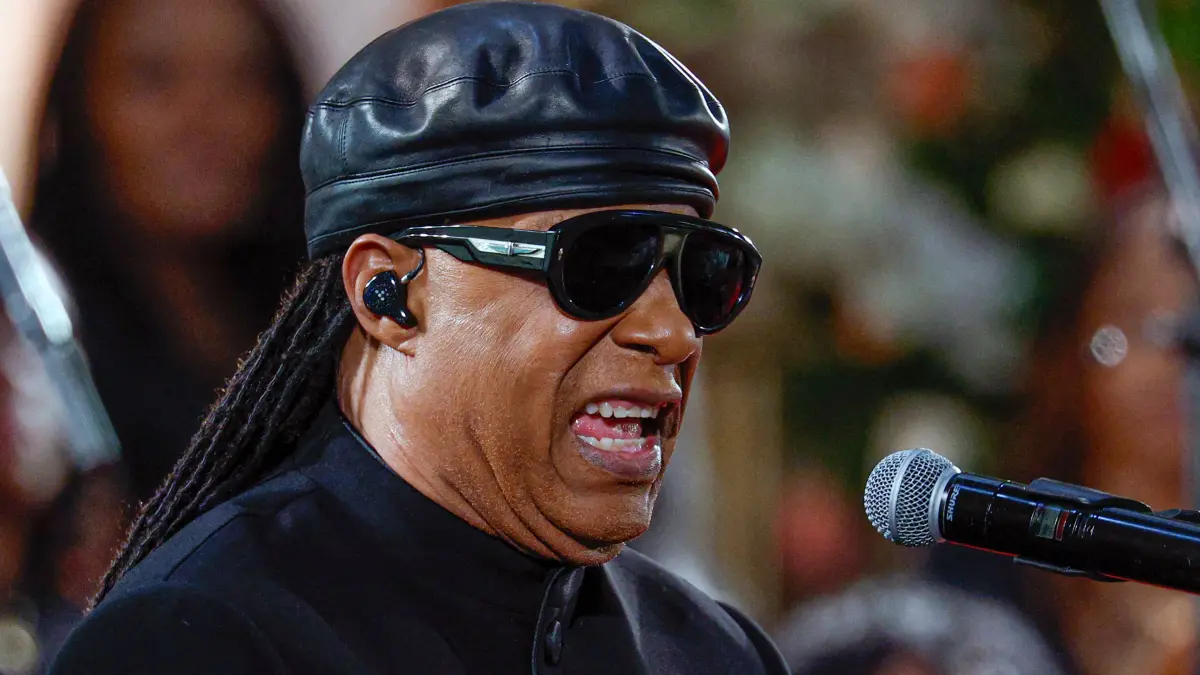 US singer-songwriter Stevie Wonder performs during a private memorial service for civil rights activist Reverend Jesse Jackson at the Rainbow PUSH Coalition headquarters on March 7, 2026 in Chicago, Illinois. Veteran US civil rights activist Reverend Jesse Jackson, one of the nation's most influential Black voices, died peacefully on February 17, 2026 at the age of 84. Jackson, a Baptist minister, had been a civil rights leader since the 1960s, when he marched with Martin Luther King Jr. and helped fundraise for the cause (Photo by KAMIL KRZACZYNSKI / AFP)