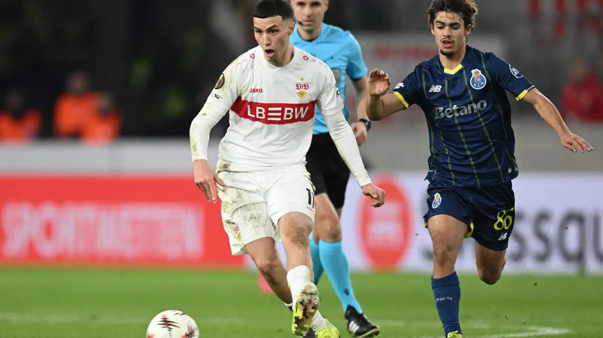 VfB Stuttgart's Moroccan midfielder #11 Bilal el Khannous kicks the ball during the UEFA Europa League - Last 16 - first leg football match VfB Stuttgart v FC Porto in Stuttgart, southern Germany, on March 12, 2026. (Photo by THOMAS KIENZLE / AFP)