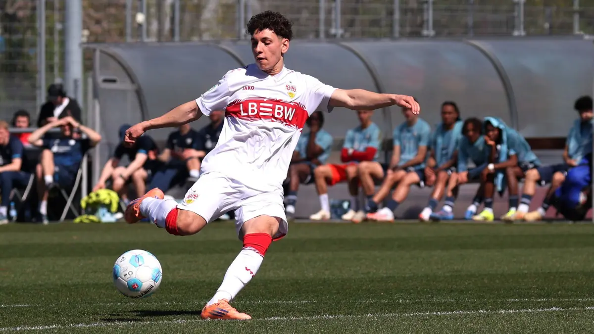 BAU // 08.04.2026, Deutschland, Stuttgart, Fußball A-Junioren Bundesliga, Saison 2025/2026,
Fußball VfB Stuttgart U19 vs. VfL Bochum U19, Tuncay Durna (VfB)