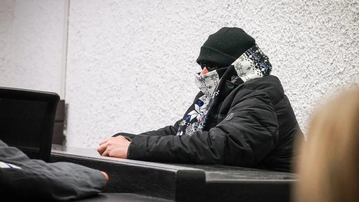 M - Urteil im Fellbacher Mafiaprozess Ein mutmaßlicher Buchhalter der 'Ndrangheta und ein Polizist, der ihm Geheimnisse verraten haben soll, stehen vor dem Landgericht Stuttgart: M - Urteil im Fellbacher Mafiaprozess Ein mutmaßlicher Buchhalter der 'Ndrangheta und ein Polizist, der ihm Geheimnisse verraten haben soll, stehen vor dem Landgericht Stuttgart