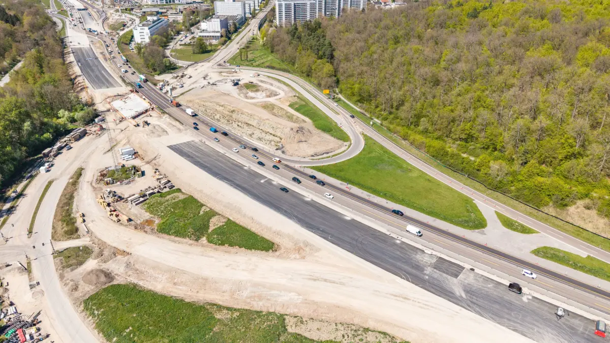 Autobahn A81: default