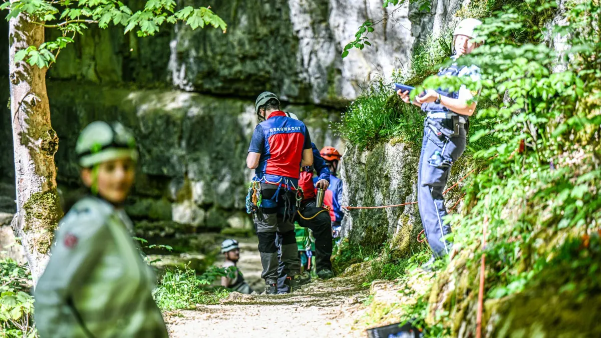 Rettungseinsatz in Falkensteiner Höhle