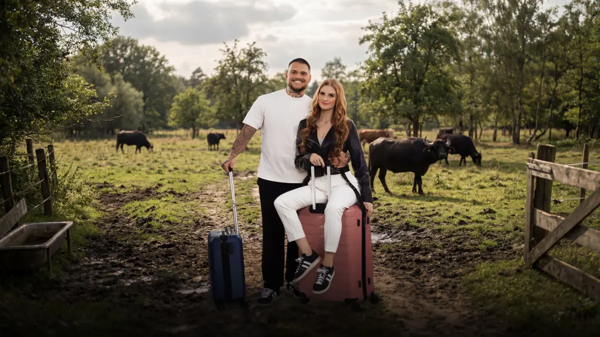 Reality-Star Nico Legat (28) und Freundin Laura (26)
+++ Die Verwendung des sendungsbezogenen Materials ist nur mit dem Hinweis und Verlinkung auf RTL+ gestattet. +++