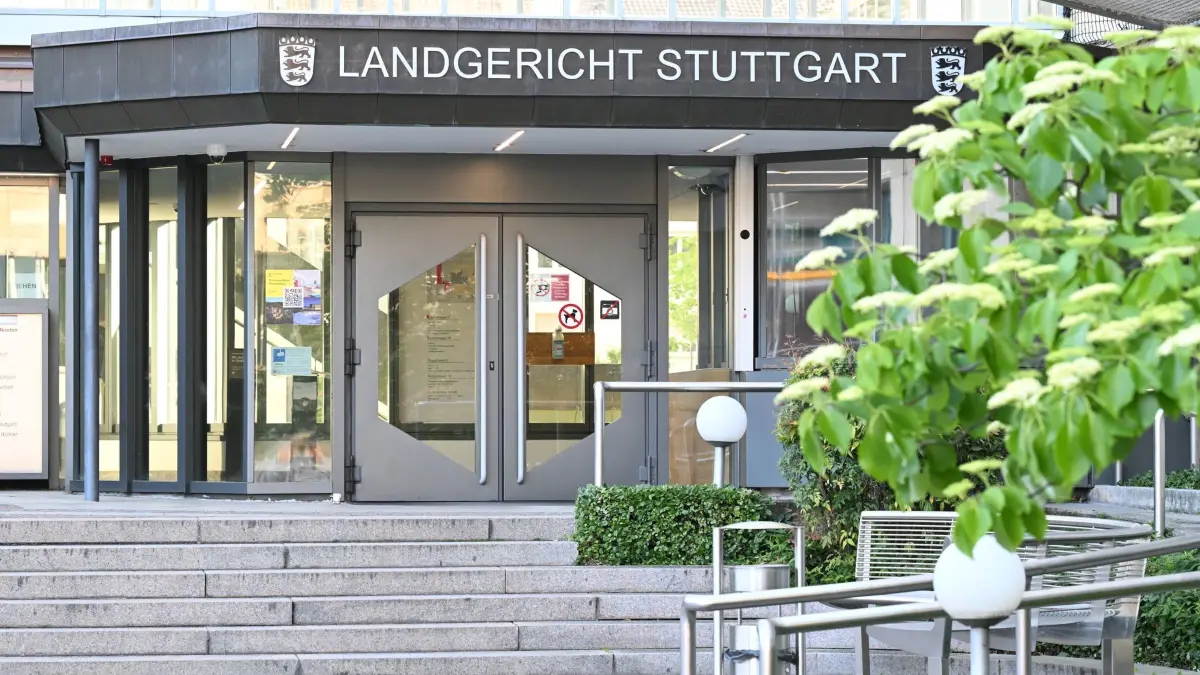 Landgericht Stuttgart: ARCHIV - 30.04.2026, Baden-Württemberg, Stuttgart: Außenaufnahme Landgericht Stuttgart aufgenommen am 30.04.2026 (zu dpa: «Landgericht Stuttgart weist Millionen-Klage gegen Porsche ab») Foto: Franziska Kraufmann/dpa +++ dpa-Bildfunk +++