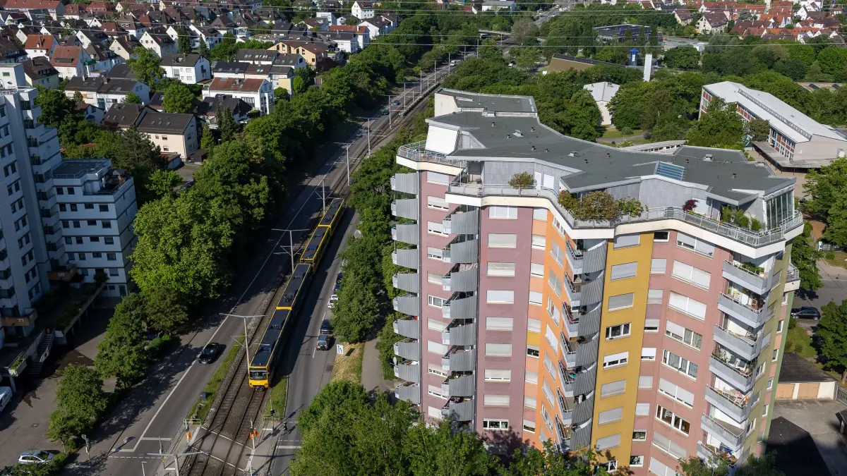 Romeo und Julia Gebäude: Marode und verdreckte Romeo und Julia Gebäude in Zuffenhausen. Die IBA `27 möchte diese Gebäude als Architekturhighlight zeigen.